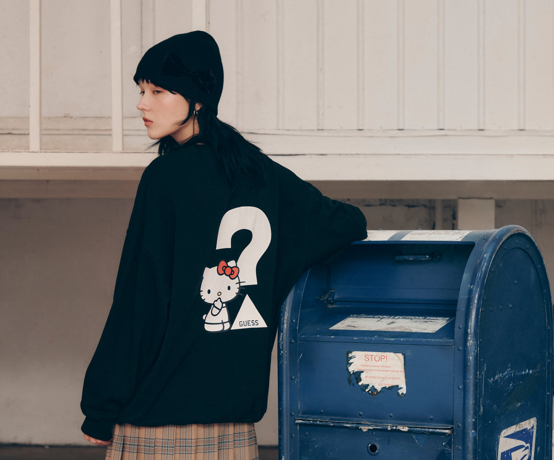 GUESS × HELLO KITTY UNI LS SWEATSHIRT